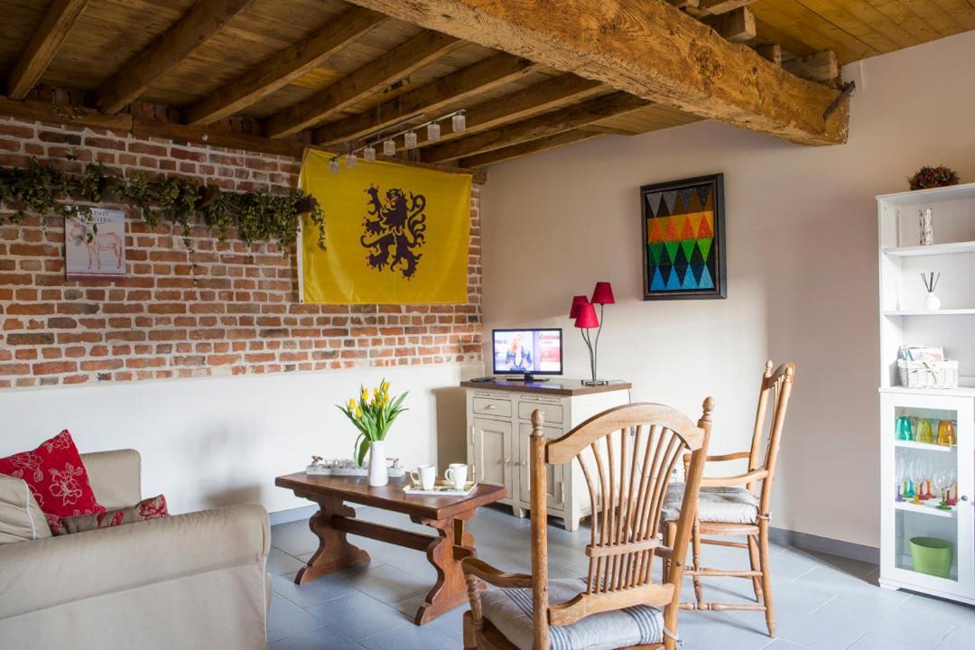 Gite De La Ferme Des Crins Blancs Villa Hazebrouck Esterno foto